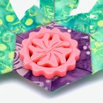 (image for) Pink Fidget Needle Minder